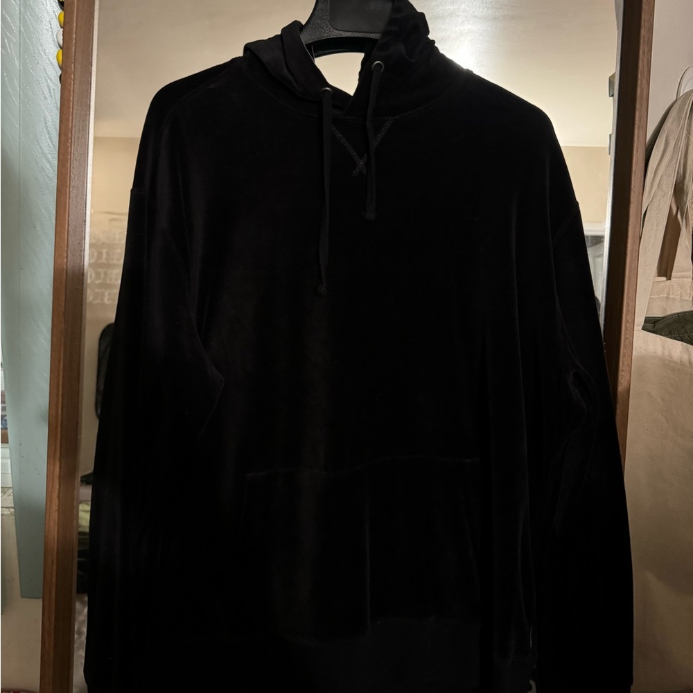 Express Men Velvet light hoodie 
Size XL
Used in good condition 
#expressmen